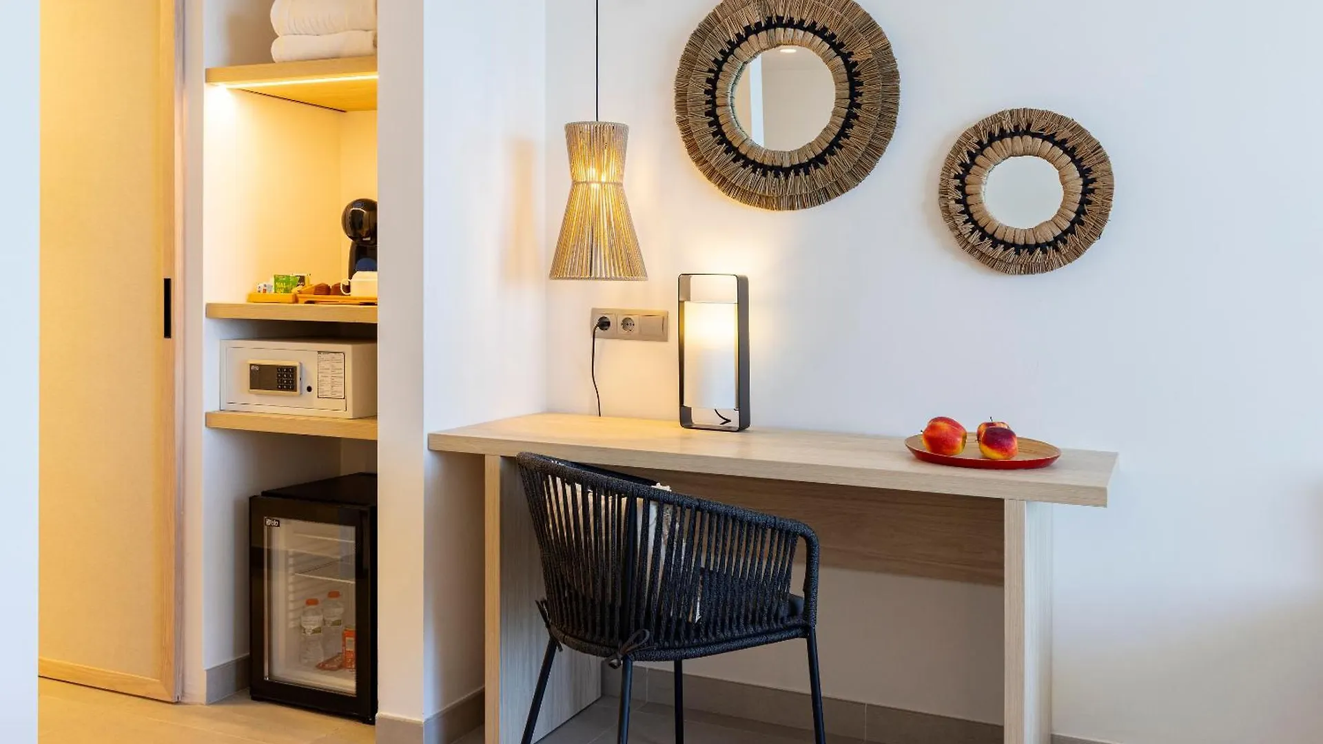 Invisa Hotel Club Cala Verde Playa DPlaya Des Figueral 4*,  Espagne