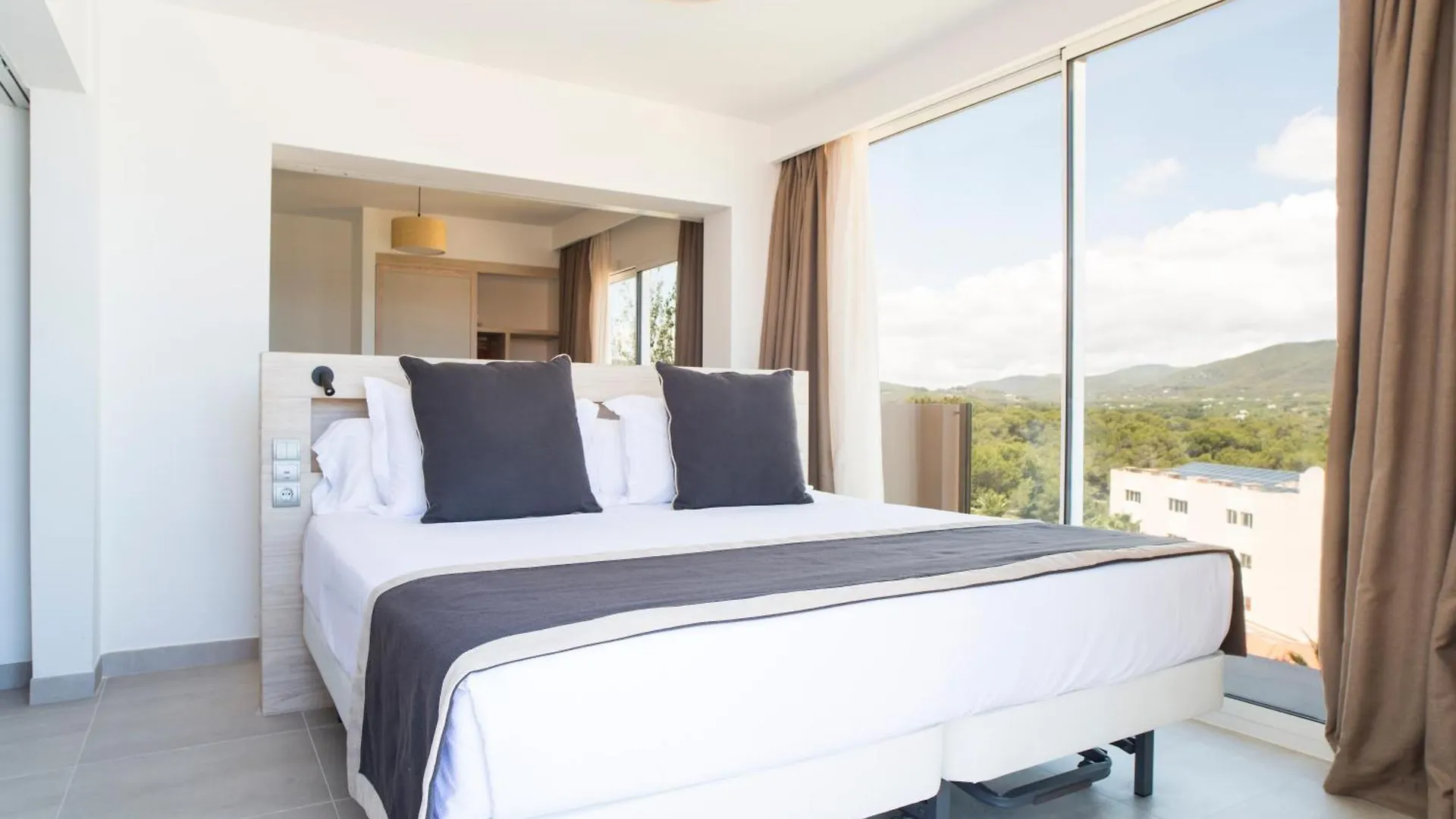 Invisa Hotel Club Cala Verde Es Figueral 4*,  Spain